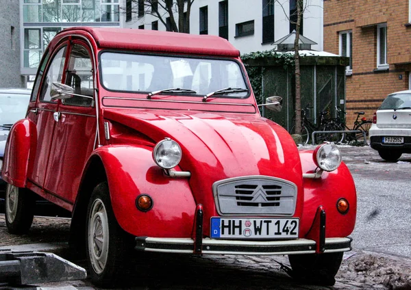 2011 Hamburk Německo Retro Auto Ulici Hamburg Staré Auto Červené — Stock fotografie