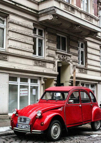 2011 Hamburg Germania Maşină Epocă Strada Hamburg Mașină Roșie Veche — Fotografie, imagine de stoc