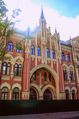 Kiev'de eski bir binanın Faade. Mimari modern Ukrayna.