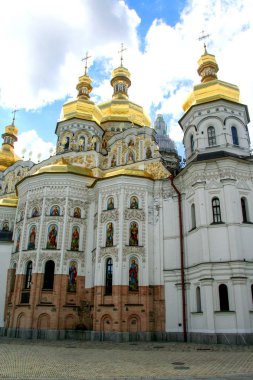 Ukrayna'nın dini mimari. Kiev altın kubbe ile kilise.