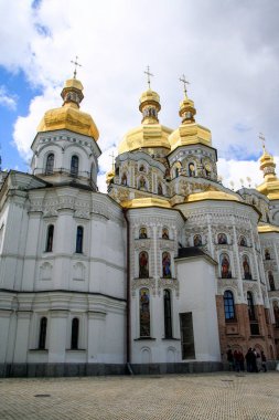 Ukrayna'nın dini mimari. Kiev altın kubbe ile kilise.