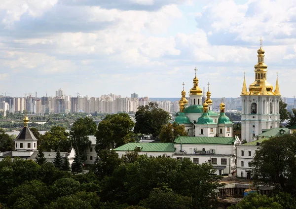 Arquitetura Religiosa Ucrânia Igreja Com Cúpulas Douradas Kiev — Fotografia de Stock