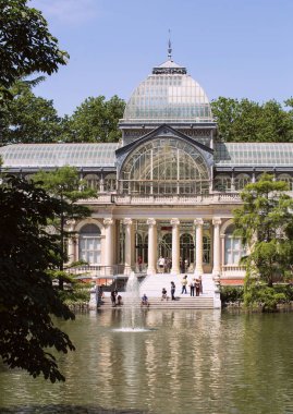 2017.05.31, Madrid, İspanya. Cristal Palace Madrid Retiro Park. Madrid görülecek. İspanya'nın mimarisi.