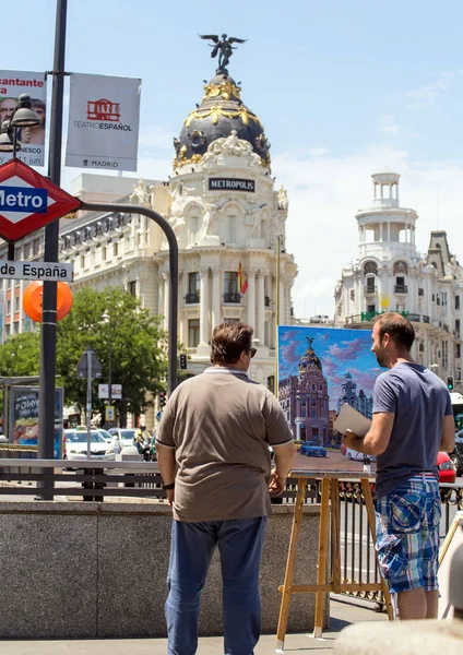 2017 Madrid Espanha Artista Sua Obra Arte Fundo Paisagem Urbana — Fotografia de Stock