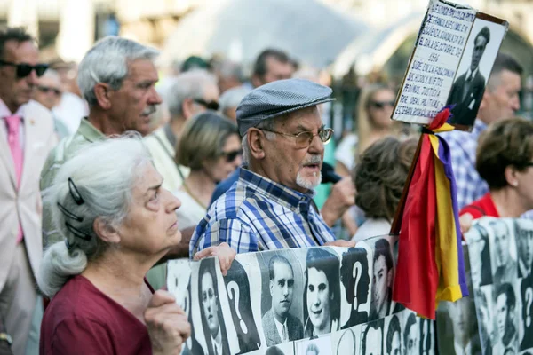 2017 マドリード スペイン デモンストレーションの権利のために人々 のグループ マドリードの町並み — ストック写真