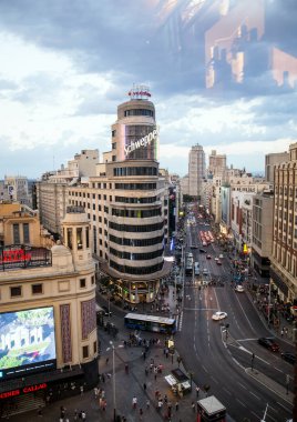 2017.05.31, Madrid, İspanya. İspanya mimarisi. Madrid mimarisi. İnsanlar Madrid sokak.