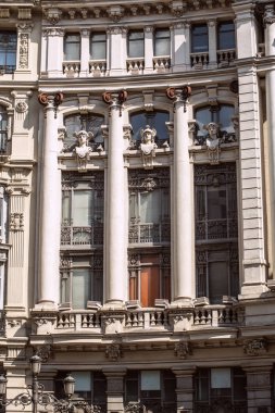 2017.05.31, Madrid, İspanya. İspanya mimarisi. Madrid mimarisi. İnsanlar Madrid sokak.