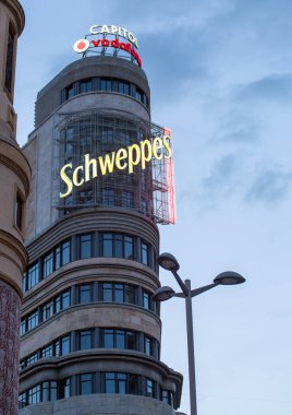 2017.05.31, Madrid, İspanya. Bir balkon cephe bina. İspanya binanın dış.