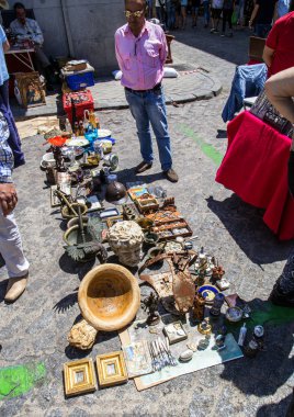 2017.05.31, Madrid, İspanya. Pazar antika ve retro şeylerden. Vintage Pazar.