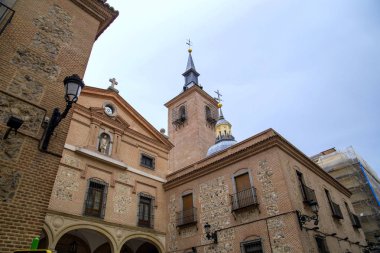 2017.06.07, Madrid, İspanya. Binaların geometrik çizgiler. İspanya modern mimarisi. Geometri şehir.