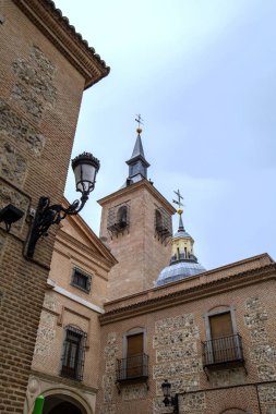 2017.06.07, Madrid, İspanya. Binaların geometrik çizgiler. İspanya modern mimarisi. Geometri şehir.