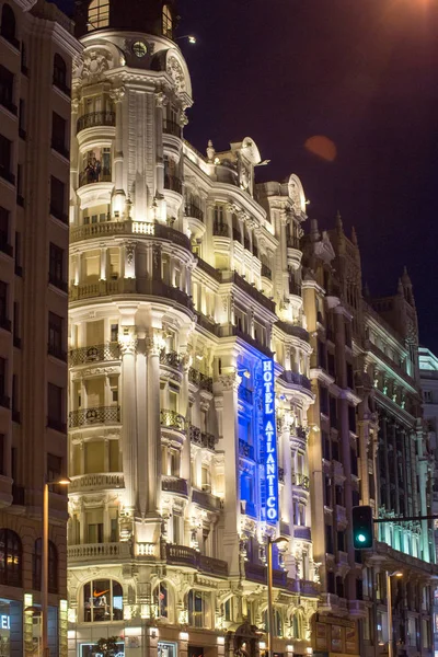 2017 Madrid Spanje Een Balkon Het Opbouwen Van Gevel Buitenkant — Stockfoto