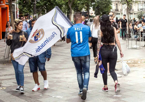 2017 Madrid Espanha Fãs Futebol Com Bandeira Rua — Fotografia de Stock