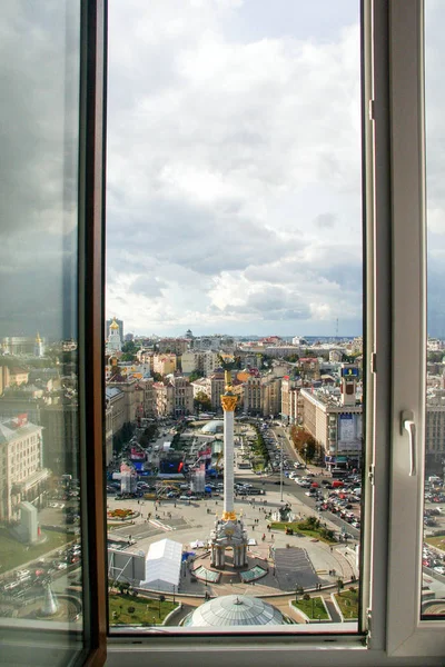 Pohled Město Okna Hotelu Ukrajina Kyjev Ukrajina 2011 Památník Centrální — Stock fotografie