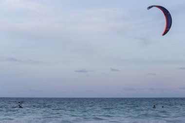 2018.02.21, Kiwengwa, Tanzanya. Zanzibar Seyahat. okyanus üzerinde paraşüt.