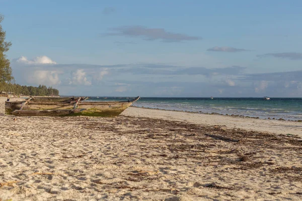 Februar 2018 Kiwengwa Tansania Ein Altes Boot Der Küste Hintergrund — Stockfoto