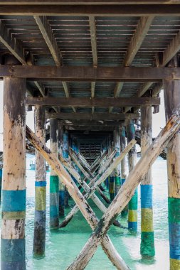 2018.02.24, Stone Town, Zanzibar, Tanzanya. Afrika çevresinde seyahat. ahşap yatak yakın okyanus arka plan üzerinde çekmek ilâ.