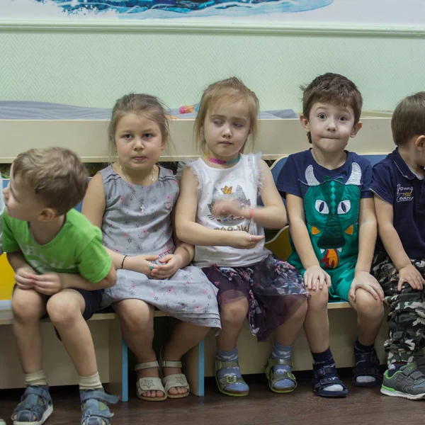 2019 Mosca Russia Gruppo Bambini Nel Cortile Dei Bambini Buona — Foto Stock