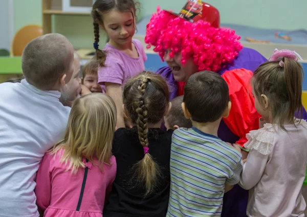 2019 Moscou Russie Joyeux Anniversaire Avec Clown Divertissement Joyeux Petit — Photo