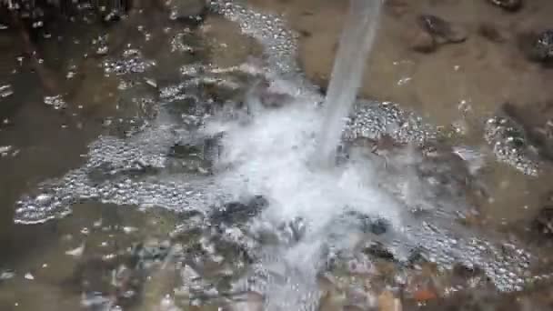 Vuile Regenwater Stroomt Uit Pijp Waterstroom Zware Regenval — Stockvideo