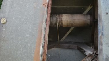 Well.The saf kaynak suyu derin iyi kova üst yükselir.