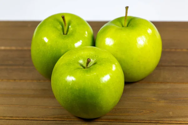 Läckra Gröna Äpplen Köksbänk — Stockfoto