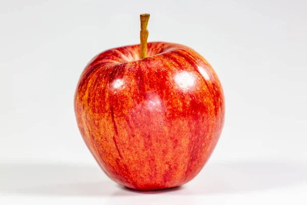 Красное Яблоко Ждет Съели Кухонном Столе — стоковое фото