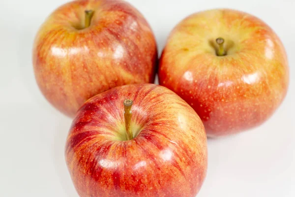 Pommes Rouges Attente Être Mangé Sur Table Cuisine — Photo