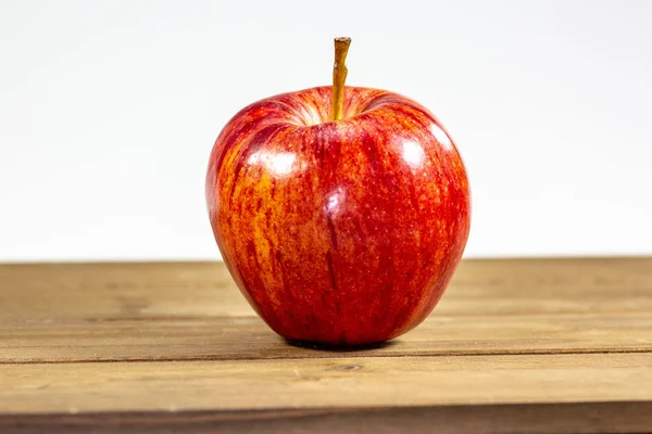 Pomme Rouge Attente Être Mangé Sur Table Cuisine — Photo