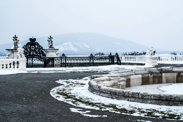 Heavy Snow Statue Park Mountain Back — Stock Photo, Image