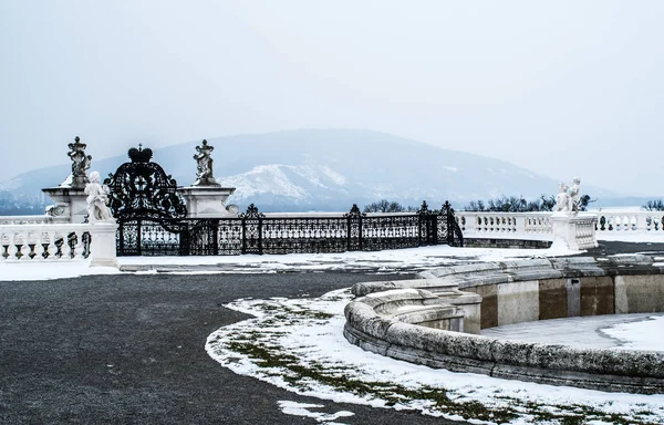 Heavy Snow Statue Park Mountain Back — Stock Photo, Image