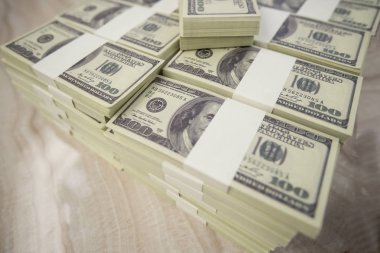 Toplam yüzlerce dolar.yumuşak odak.