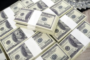 Toplam yüzlerce dolar.yumuşak odak.