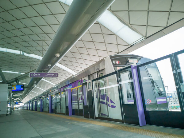 Бангкок, Таиланд - 26 октября 2018 года: фиолетовая линия MRT между Тао-Пуном и Хлонг-Банг-Фэй.Линия Метрополитен Метрополитен Метрополитен Метрополитен Метрополитен Метрополитен Метрополитен Метрополитен Метрополитен Метрополитен Метрополитен Метрополитен Метрополитен Метрополитен Метрополитен Метрополитен Метрополитен Метрополитен
.