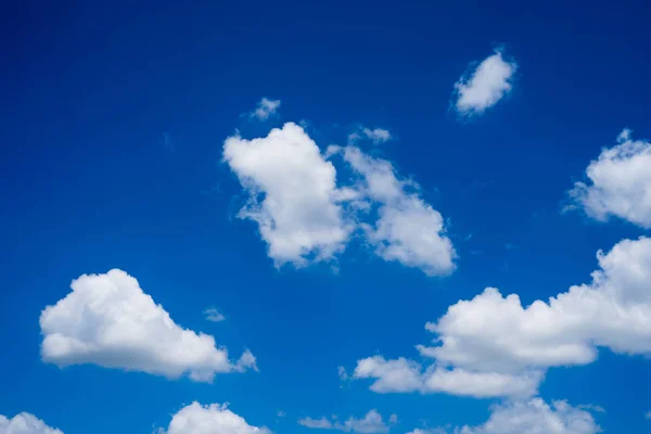 Blue sky with white clouds — Stock Photo, Image