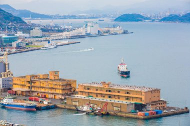 Kitakyushu, Japonya-20 Kasım 2016: Mojiko Limanı 'nın bir görünümü, bir l
