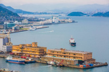 Kitakyushu, Japonya-20 Kasım 2016: Mojiko Limanı 'nın bir görünümü, bir l
