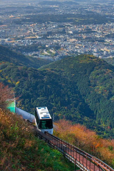 Pista auto per i turisti presso l'Osservatorio Sakurayama, Kitakyushu, Fu — Foto Stock