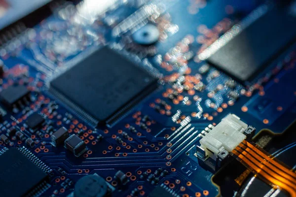 Placa de circuito. Microprocesador digital de placa base. Ordenador electrónico duro —  Fotos de Stock