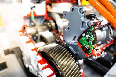 Motor sprocket Ve kontrol için elektronik devre kartları. Çapraz-
