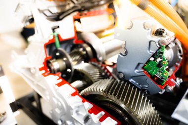 Motor sprocket Ve kontrol için elektronik devre kartları. Çapraz-