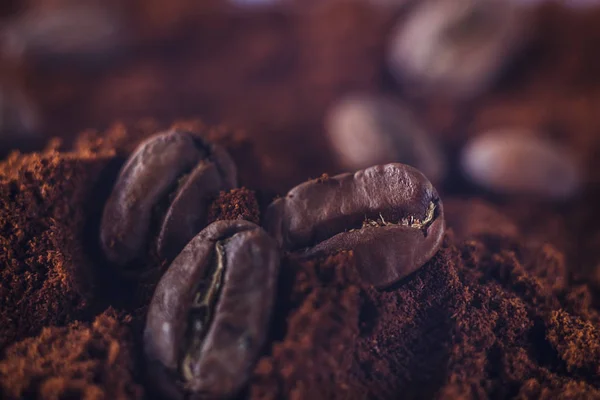 Ground Coffee Grains Macro Shot Smoke Freshly Roasted Coffee Beans — Stock Photo, Image