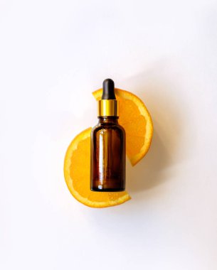 Taze turuncu beyaz zemin üzerine portakal esans ile. Üstten Görünüm