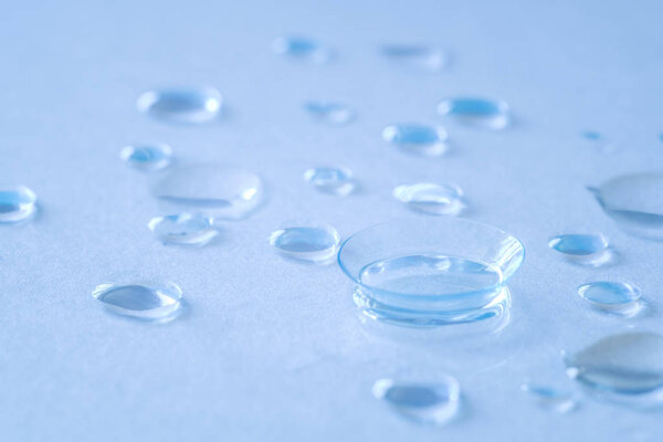 Contact lenses and water droplets, ultra-wetting and comfortable wearing of contact lenses