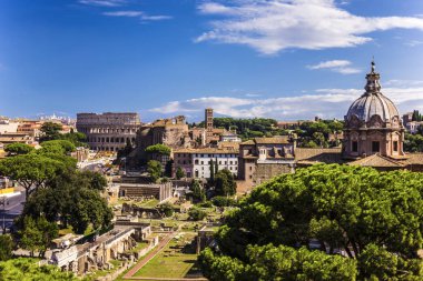 Martina ve Colosseum Vittoriano'ya üzerinden Santi Luca e üzerinde görüntüleme