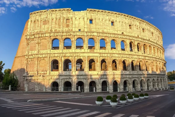 Coliseu Romano Sob Céu Azul Roma Itália — Fotografia de Stock