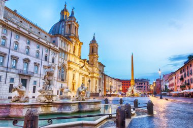 Moor Çeşme ve Piazza Navona, Roma Sant'Agnese