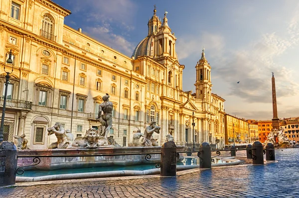 纳沃纳广场在罗马日落 — 图库照片