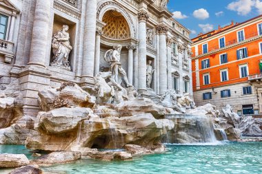 Trevi Çeşmesi ve onun güzel heykeller, Roma