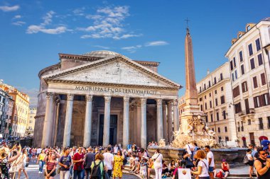 Gün batımında, hiçbir insan Pantheon üzerinde göster